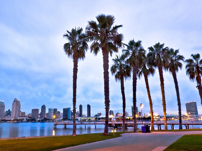 thumbnail image Abogados de Accidentes Latinos en San Diego Atendiendo Las 24 Horas Accidentes Abogados Accidentes California LA