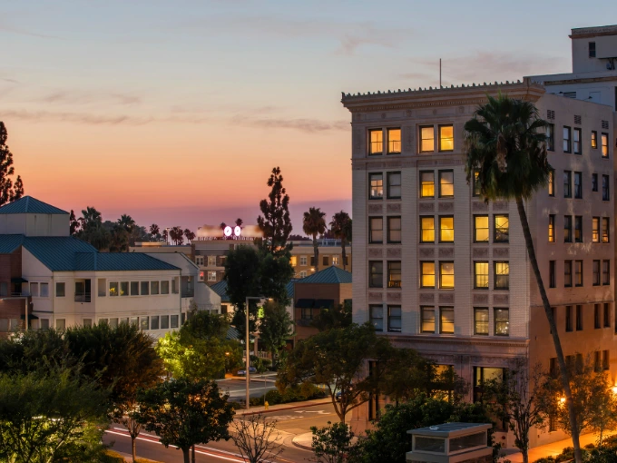 thumbnail image Estadísticas de Riesgo Vial en Anaheim y Zonas Turísticas Accidentes Abogados Accidentes California LA